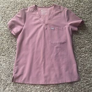 Figs small scrub top